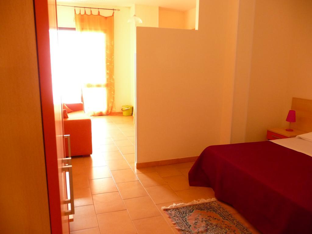 Agathae Hotel & Residence Scoglitti Bagian luar foto