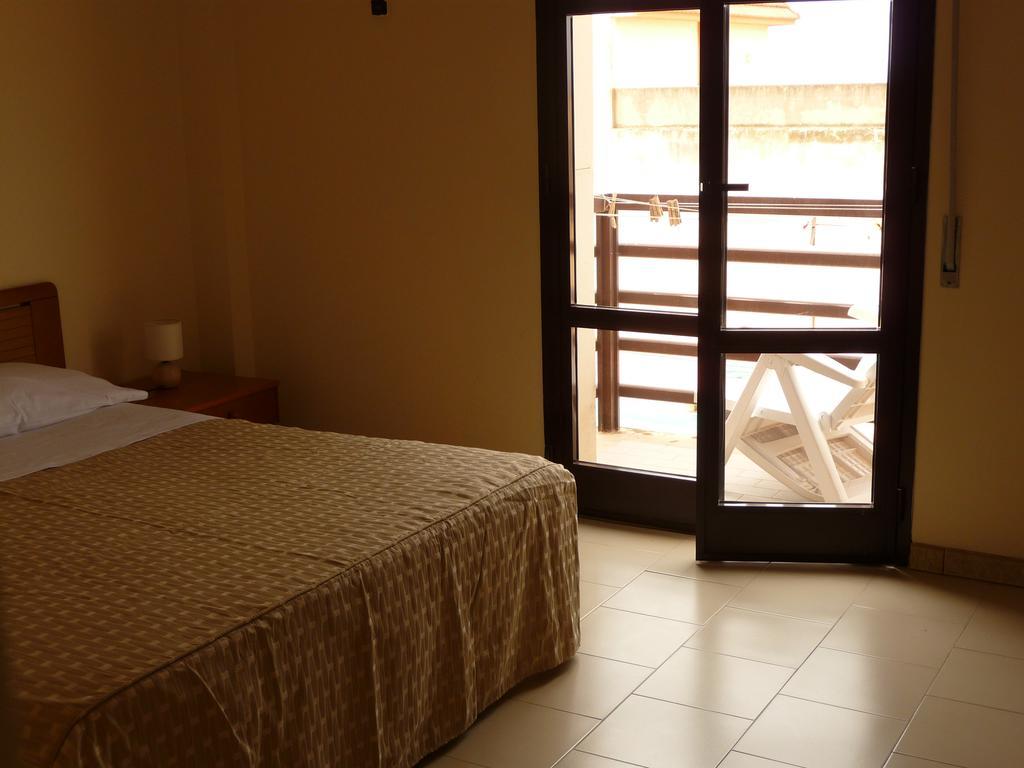 Agathae Hotel & Residence Scoglitti Bagian luar foto