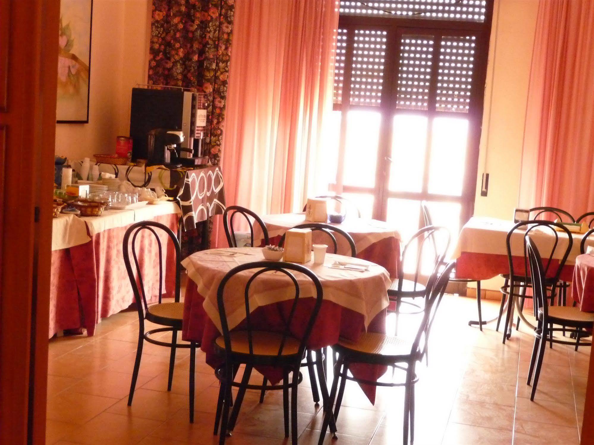 Agathae Hotel & Residence Scoglitti Bagian luar foto
